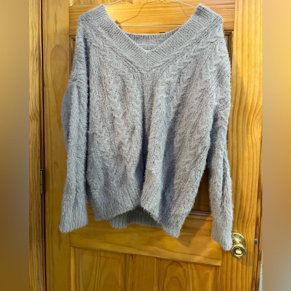Beautiful like new Lucky Brand gray cozy sweater size M